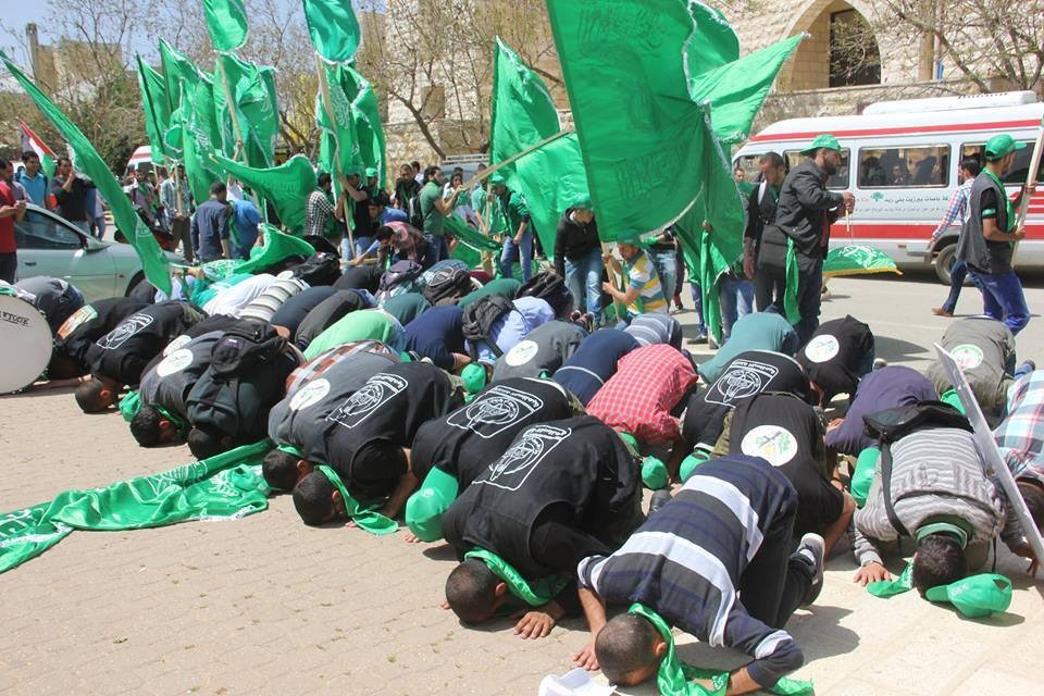 إحياء ذكرى الانطلاقة الـ32 لحركة حماس في جامعة بيرزيت